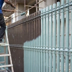 Покраска забора из 3D панелей в Казахстане миниатюра 1